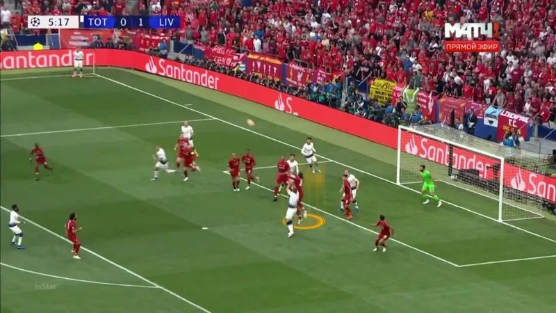 Van Dijk steigt zu einer Ecke hoch